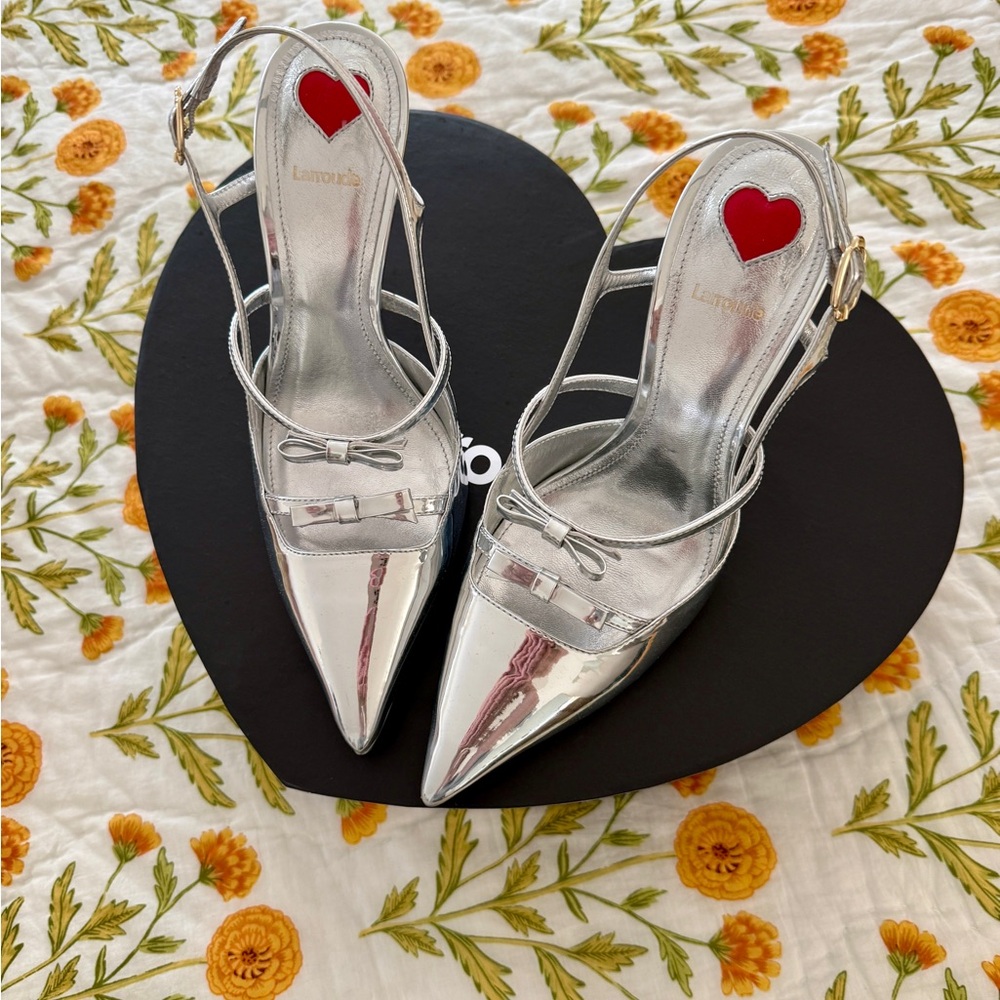 Larroude Silver Strappy Women's Shoes with bows! Worn once sz 8.5